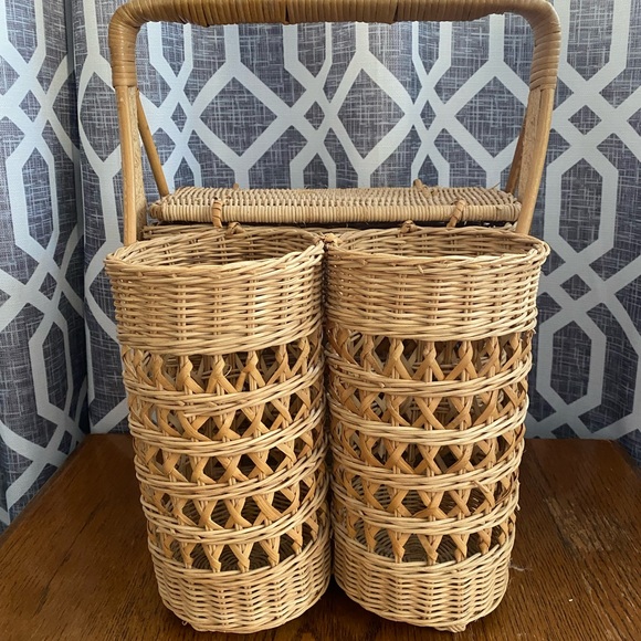 Wicker Picnic Basket - with wine holders - Picture 3 of 8